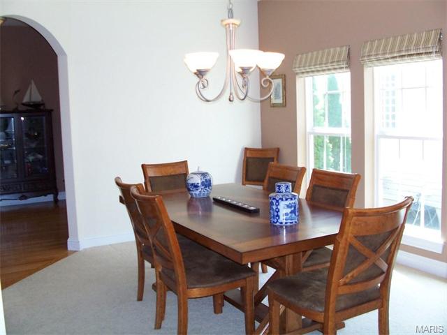 807 Kingsgate Dr, O'fallon, MO 63368 photo 5