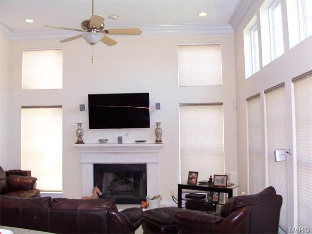 807 Kingsgate Dr, O'fallon, MO 63368 photo 3