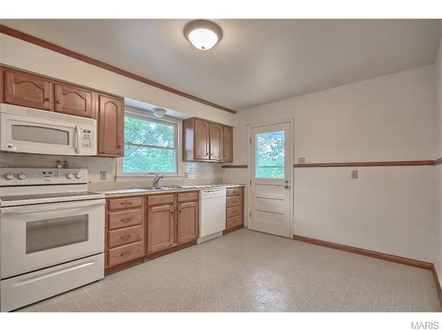 2406 Eatherton Rd, Grover, MO 63040 photo 4