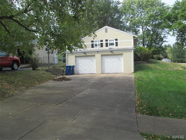 436 Radford, Ballwin, MO 63021 photo 2