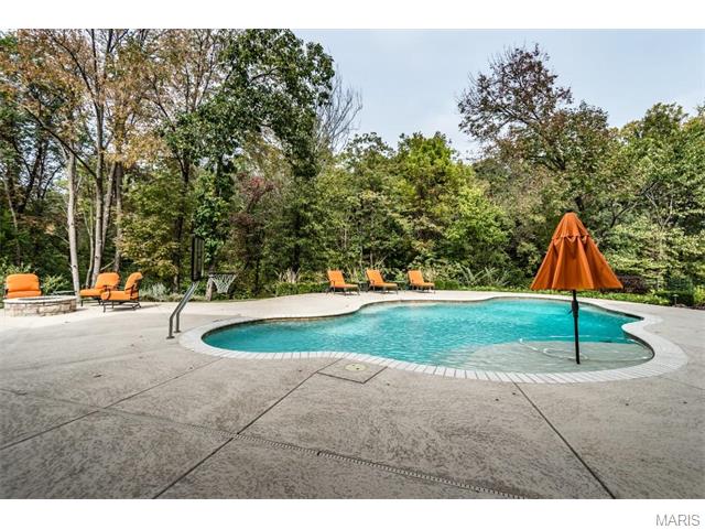 921 Stonecastle Dr, O'fallon, MO 63366 photo 11