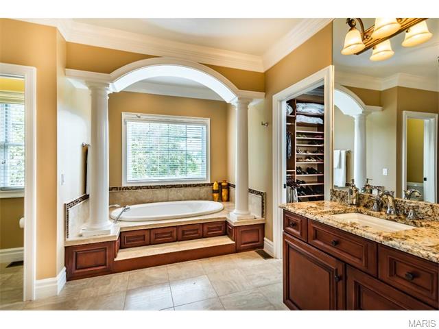 921 Stonecastle Dr, O'fallon, MO 63366 photo 26