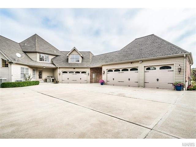 921 Stonecastle Dr, O'fallon, MO 63366 photo 6