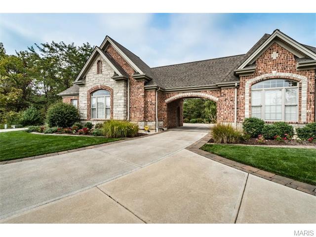 921 Stonecastle Dr, O'fallon, MO 63366 photo 5