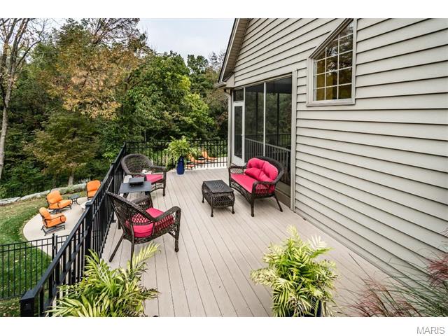 921 Stonecastle Dr, O'fallon, MO 63366 photo 7