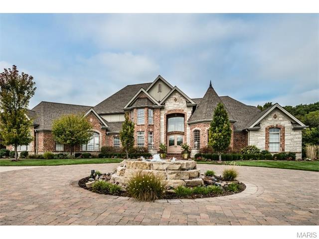 921 Stonecastle Dr, O'fallon, MO 63366 photo 3