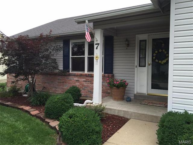 7 Tailor Sq, O'fallon, MO 63368 photo 2