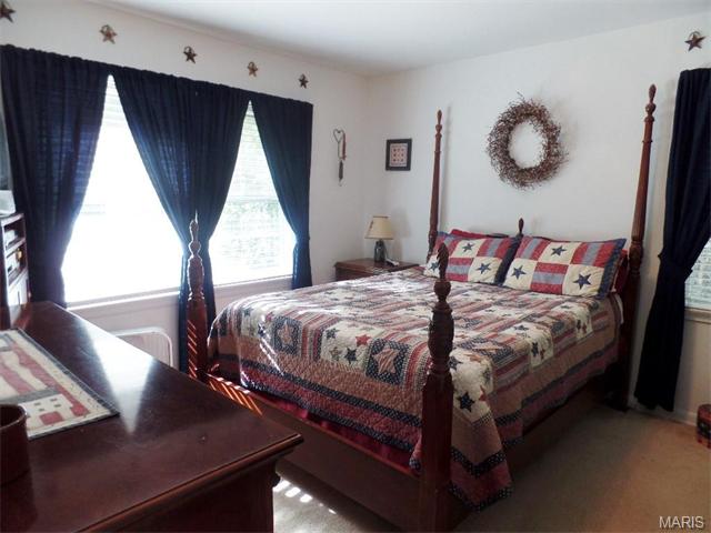 222 Newton, Ballwin, MO 63021 photo 9