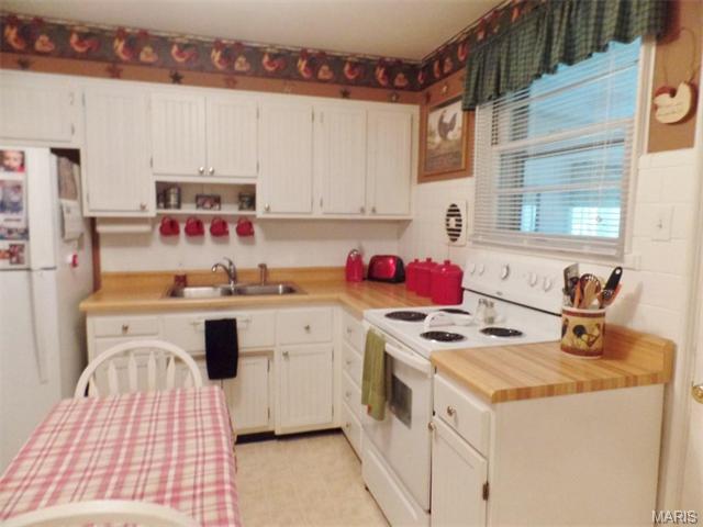 222 Newton, Ballwin, MO 63021 photo 5