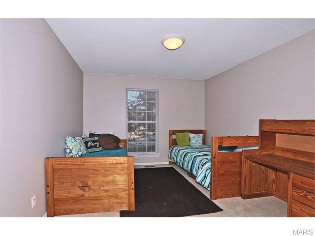 740 Hilltop Woods, Eureka, MO 63025 photo 16