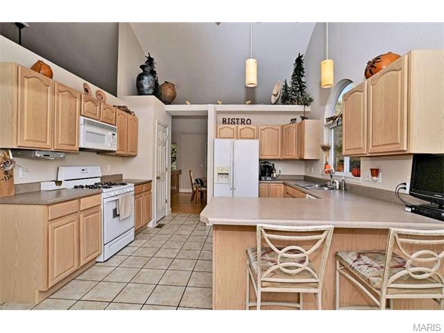 740 Hilltop Woods, Eureka, MO 63025 photo 5