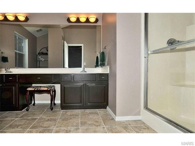740 Hilltop Woods, Eureka, MO 63025 photo 9