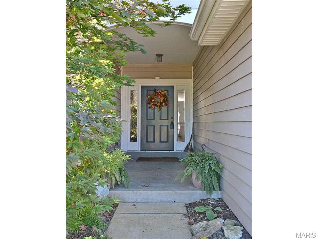 740 Hilltop Woods, Eureka, MO 63025 photo 2