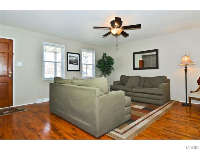 5810 Langley Ave, Saint Louis, MO 63123 photo 2