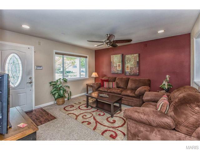 405 Saint Patrick Dr, O'fallon, MO 63366 photo 8