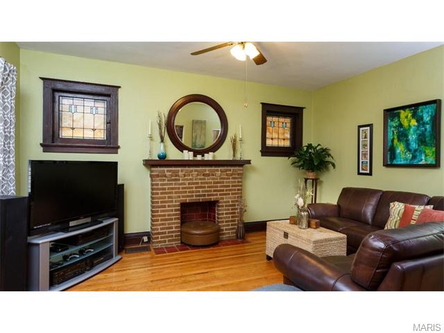 5228 Gresham Ave, Saint Louis, MO 63109 photo 5