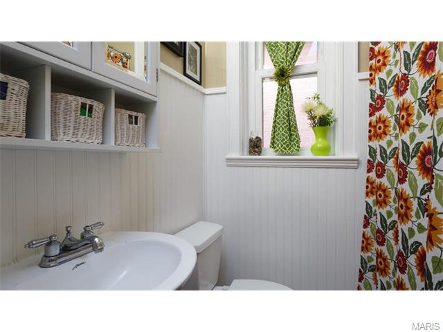 5228 Gresham Ave, Saint Louis, MO 63109 photo 12