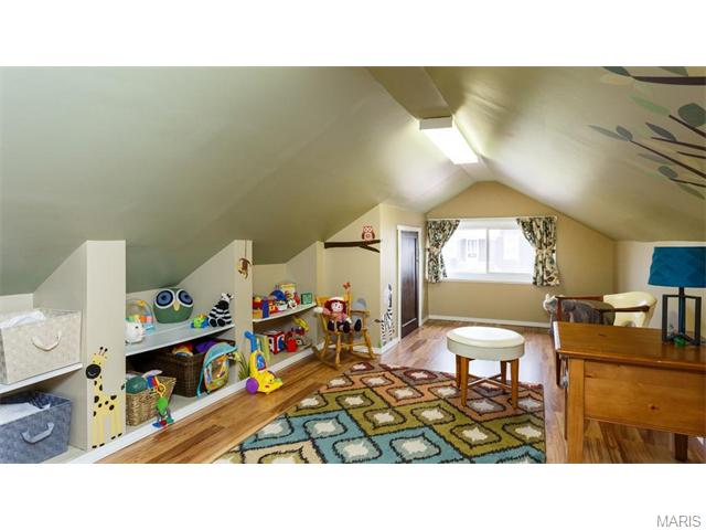 5228 Gresham Ave, Saint Louis, MO 63109 photo 15