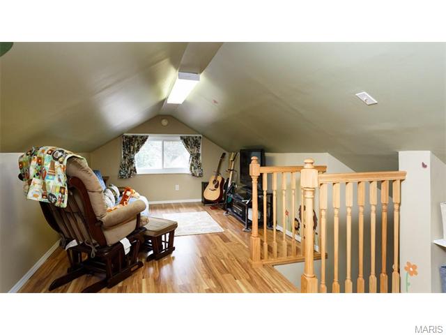 5228 Gresham Ave, Saint Louis, MO 63109 photo 14