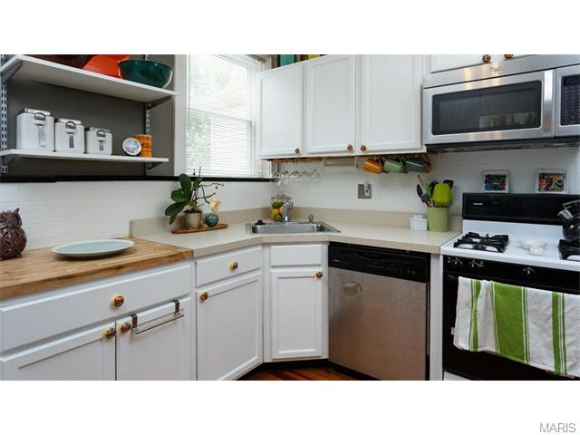 5228 Gresham Ave, Saint Louis, MO 63109 photo 7