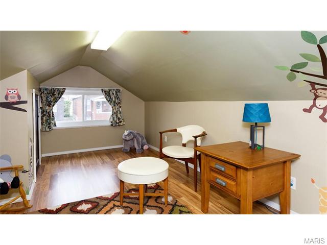 5228 Gresham Ave, Saint Louis, MO 63109 photo 13