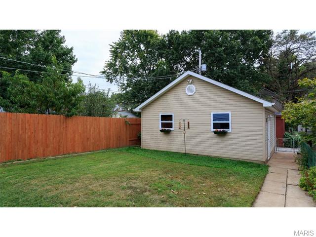5228 Gresham Ave, Saint Louis, MO 63109 photo 16