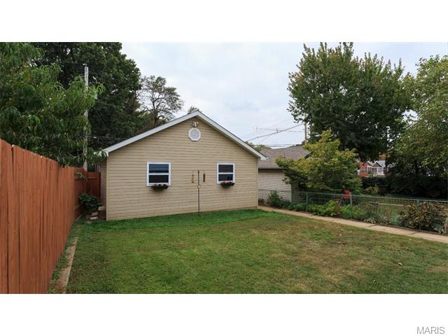 5228 Gresham Ave, Saint Louis, MO 63109 photo 17