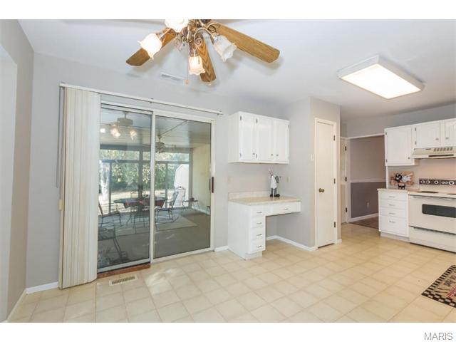 121 Cedar Ridge Ct, Weldon Spring, MO 63304 photo 9
