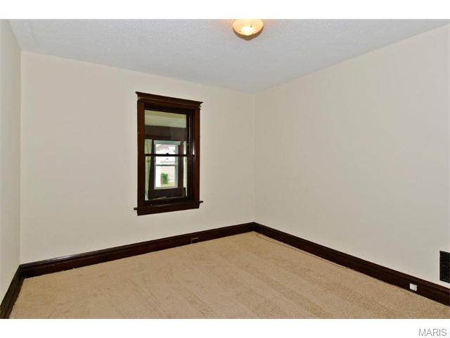 5229 Gresham Ave, Saint Louis, MO 63109 photo 17