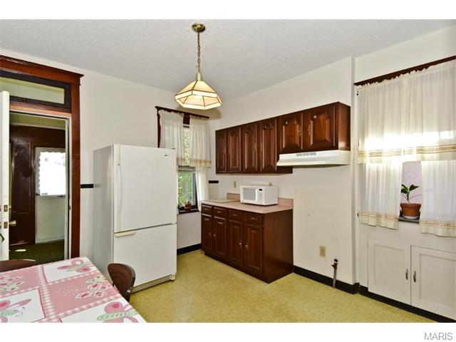 5229 Gresham Ave, Saint Louis, MO 63109 photo 10