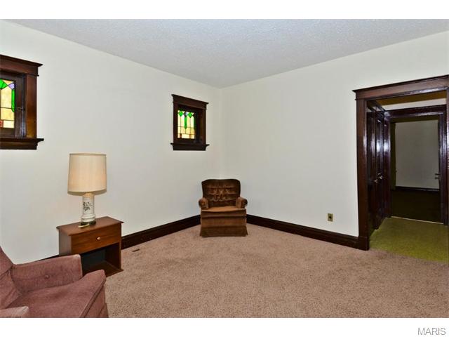 5229 Gresham Ave, Saint Louis, MO 63109 photo 2