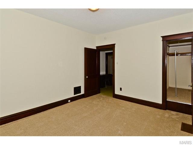 5229 Gresham Ave, Saint Louis, MO 63109 photo 16