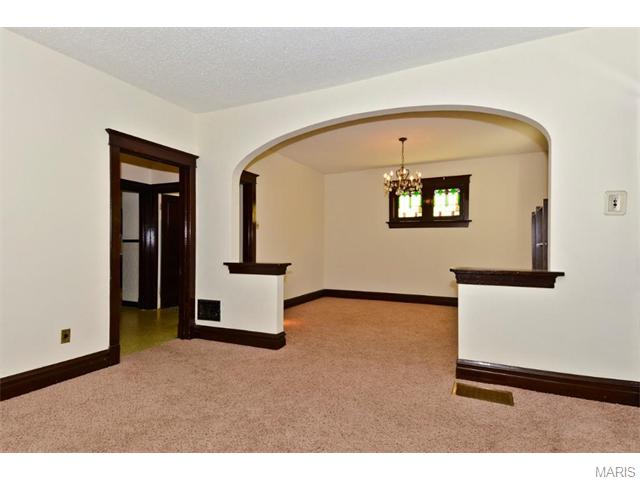 5229 Gresham Ave, Saint Louis, MO 63109 photo 5