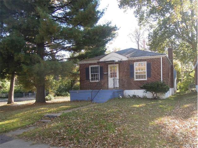 7400 Leadale Dr, Greendale, MO 63121 photo 2