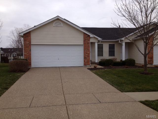 154 Maryland Dr, O Fallon, MO 63366 photo 1
