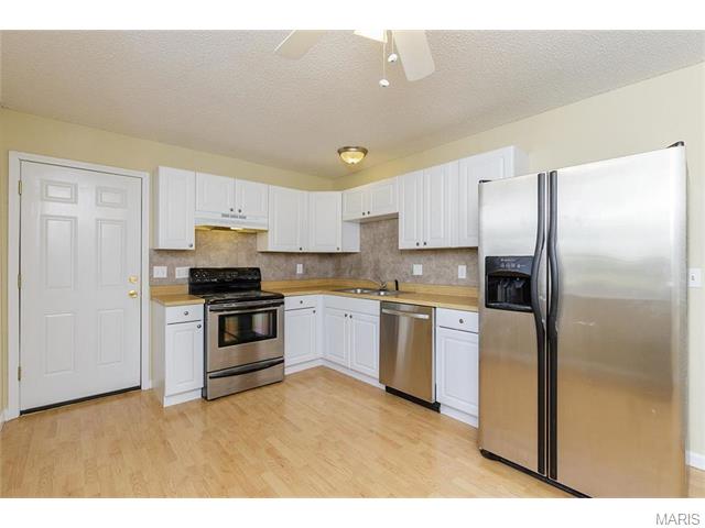 703 Eastbrook Dr, O'fallon, MO 63366 photo 7