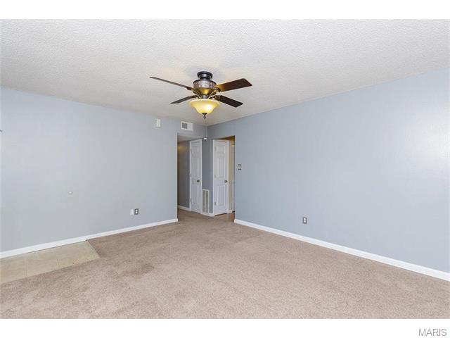 703 Eastbrook Dr, O'fallon, MO 63366 photo 5