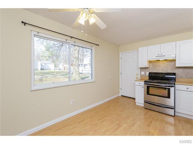703 Eastbrook Dr, O'fallon, MO 63366 photo 6