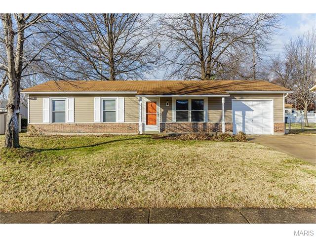 703 Eastbrook Dr, O'fallon, MO 63366 photo 1