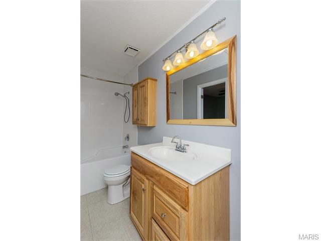 703 Eastbrook Dr, O'fallon, MO 63366 photo 15
