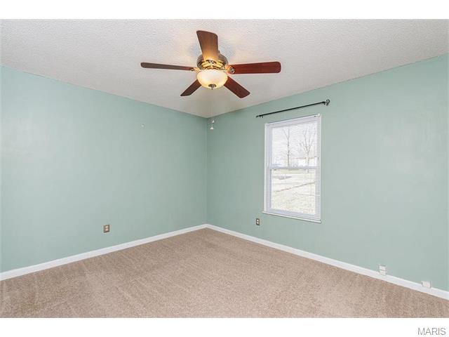 703 Eastbrook Dr, O'fallon, MO 63366 photo 11