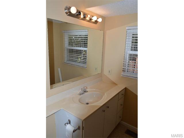 2897 Bromley Dr, O'fallon, MO 63368 photo 6