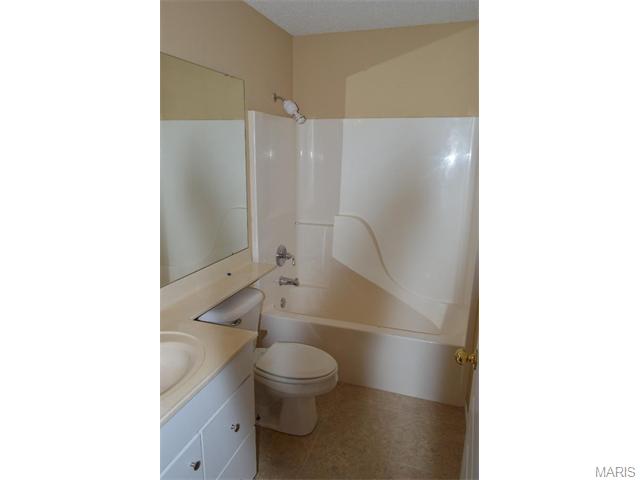 2897 Bromley Dr, O'fallon, MO 63368 photo 9
