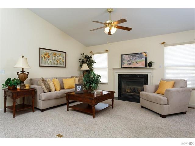 26 Piepers Glen Ct, O'fallon, MO 63366 photo 2