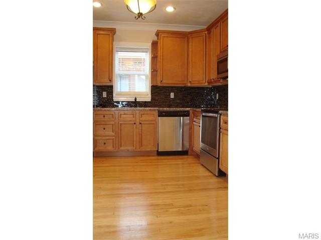 5437 Gresham Ave, Saint Louis, MO 63109 photo 10