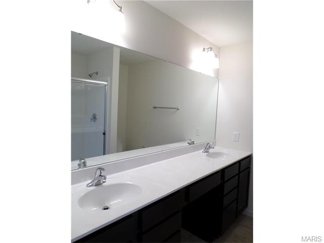 1449 Noyack Dr, O'fallon, MO 63366 photo 9