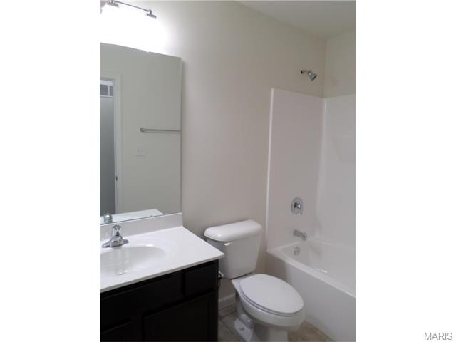 1449 Noyack Dr, O'fallon, MO 63366 photo 13