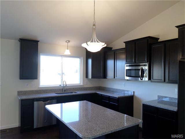 1449 Noyack Dr, O'fallon, MO 63366 photo 3