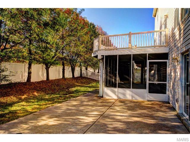 195 Abington Dr, Saint Peters, MO 63376 photo 2