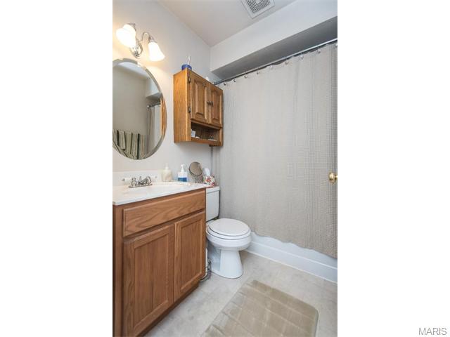 413 Eggering Dr, O'fallon, MO 63366 photo 8